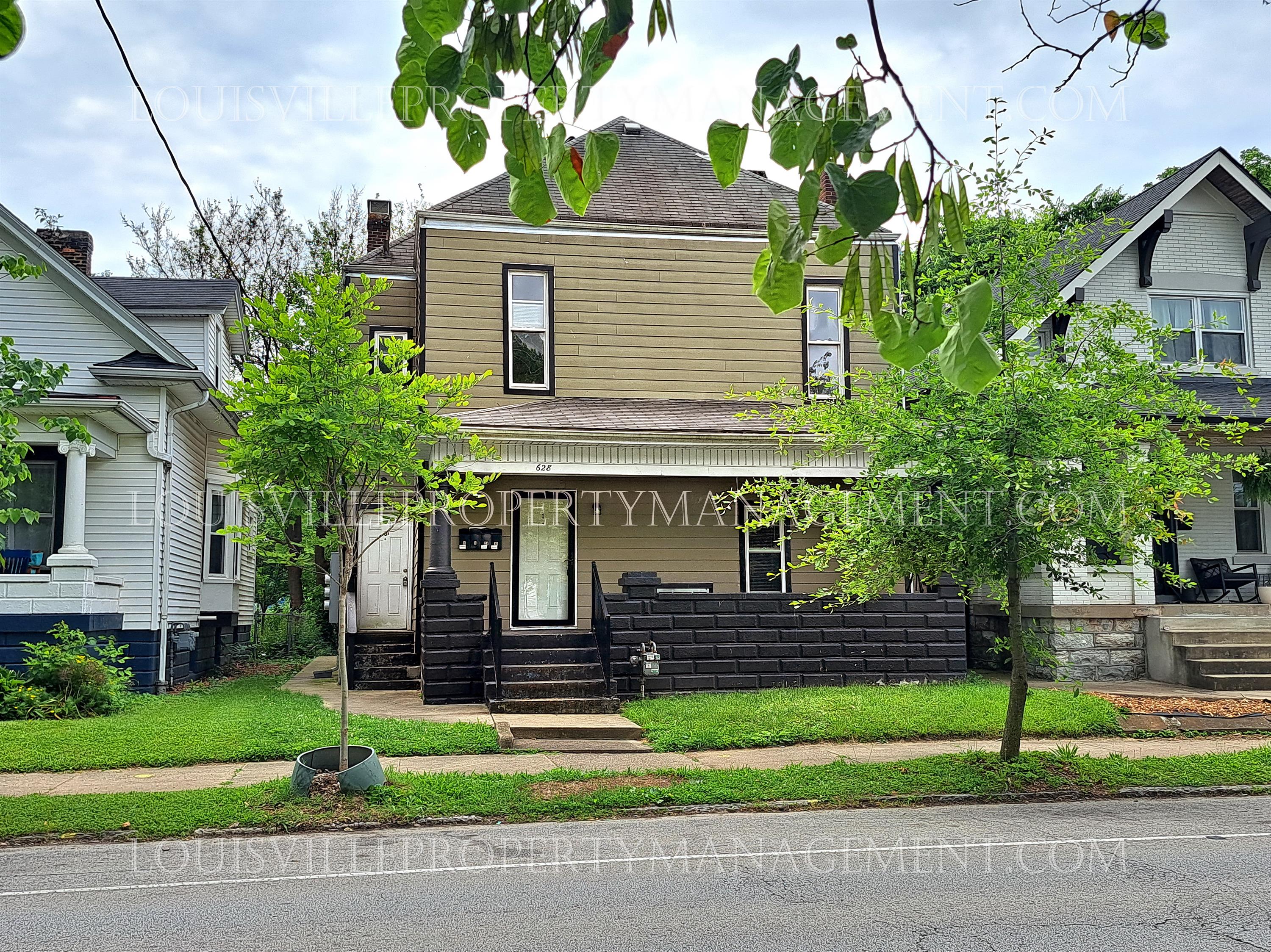 628 East Oak Street - 2