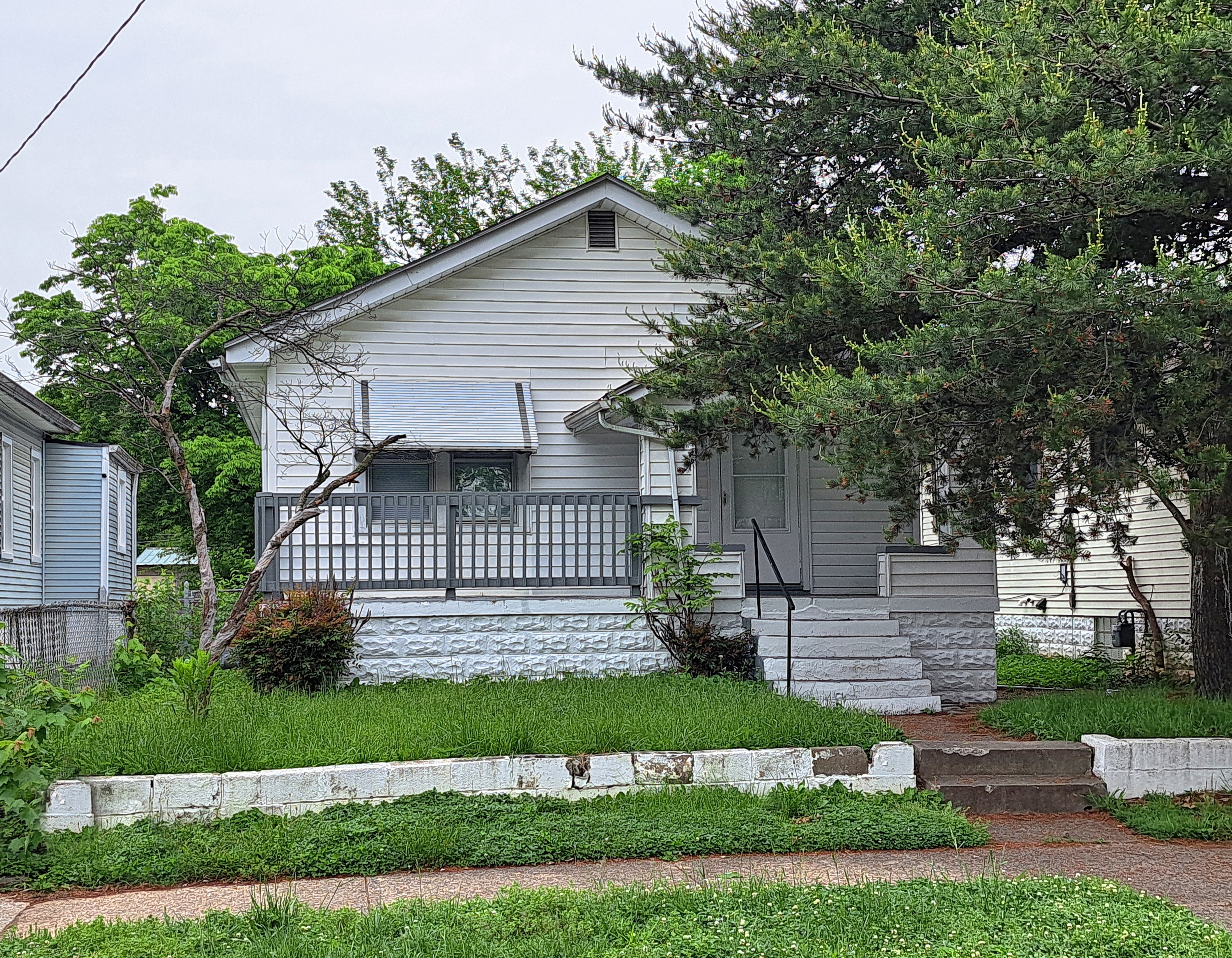 735 Iowa Avenue