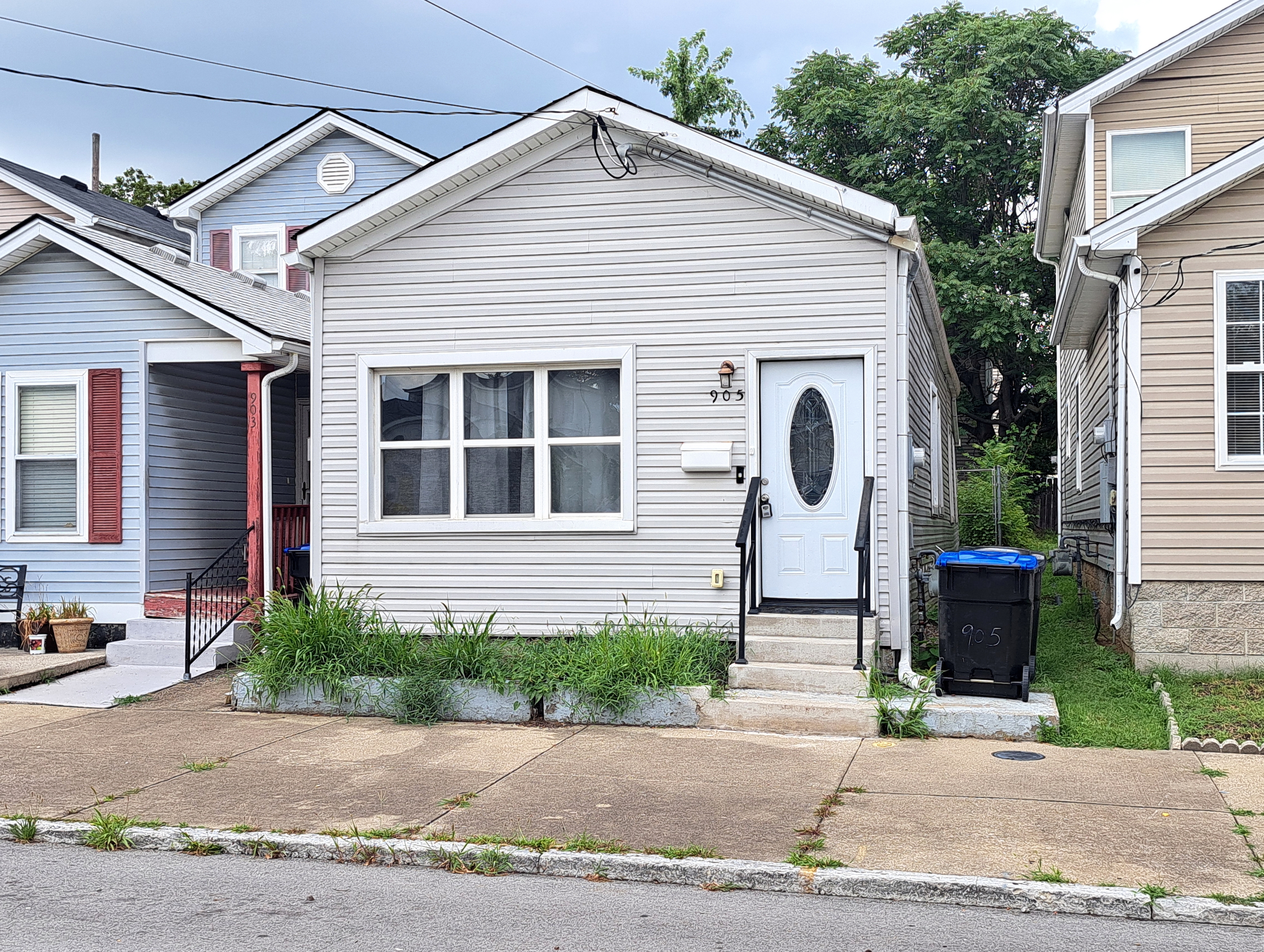 905 East Madison Street