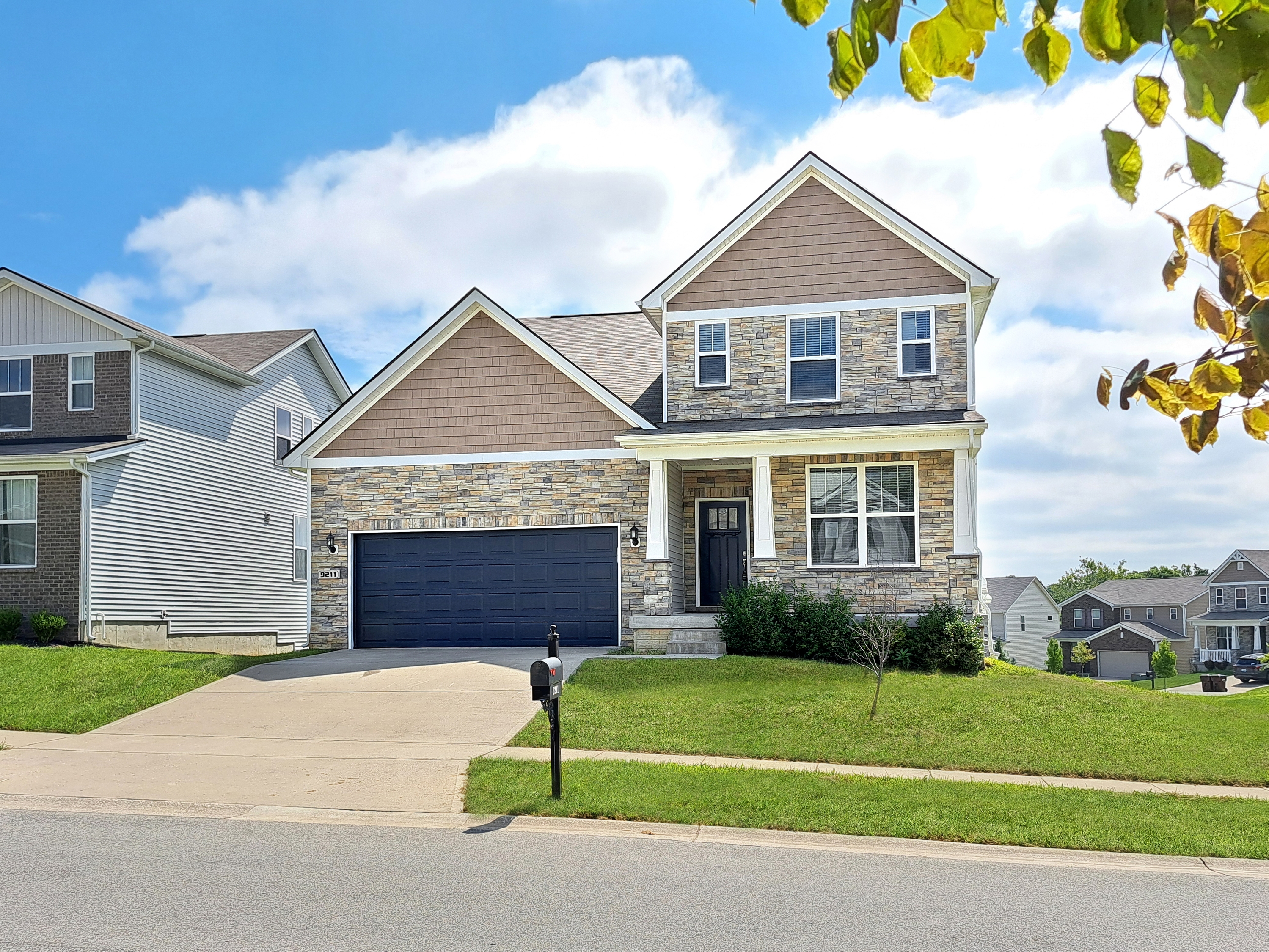 9211 Tamarack Grove Lane