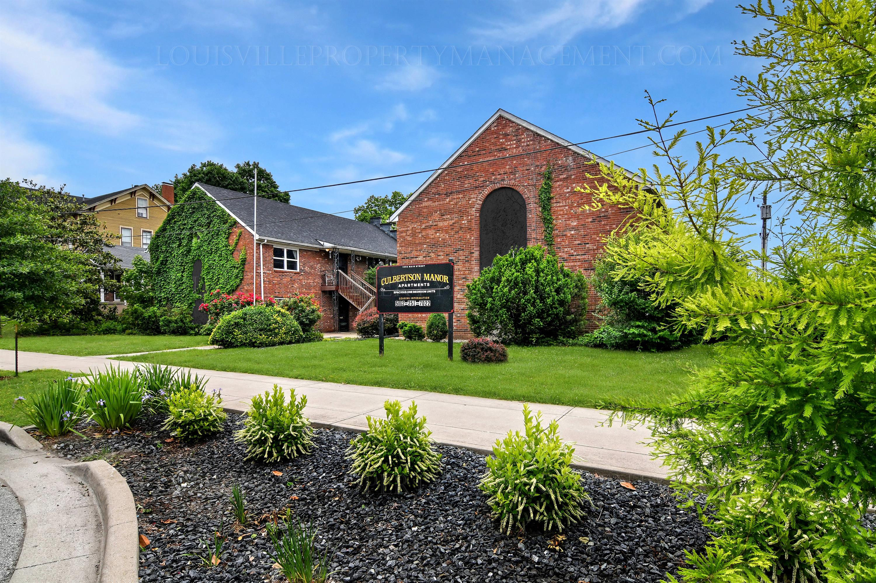 1002 East Main St -1