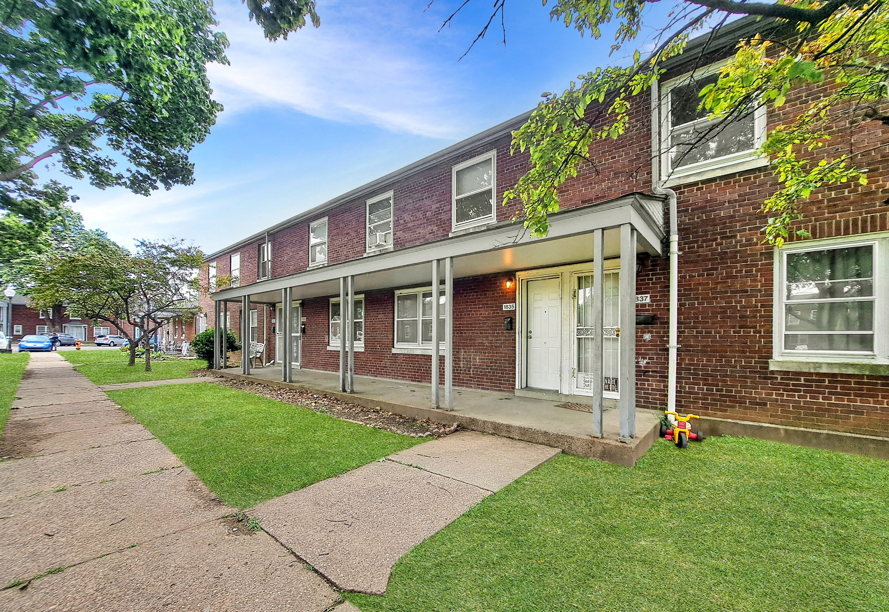 1835 La Salle Place