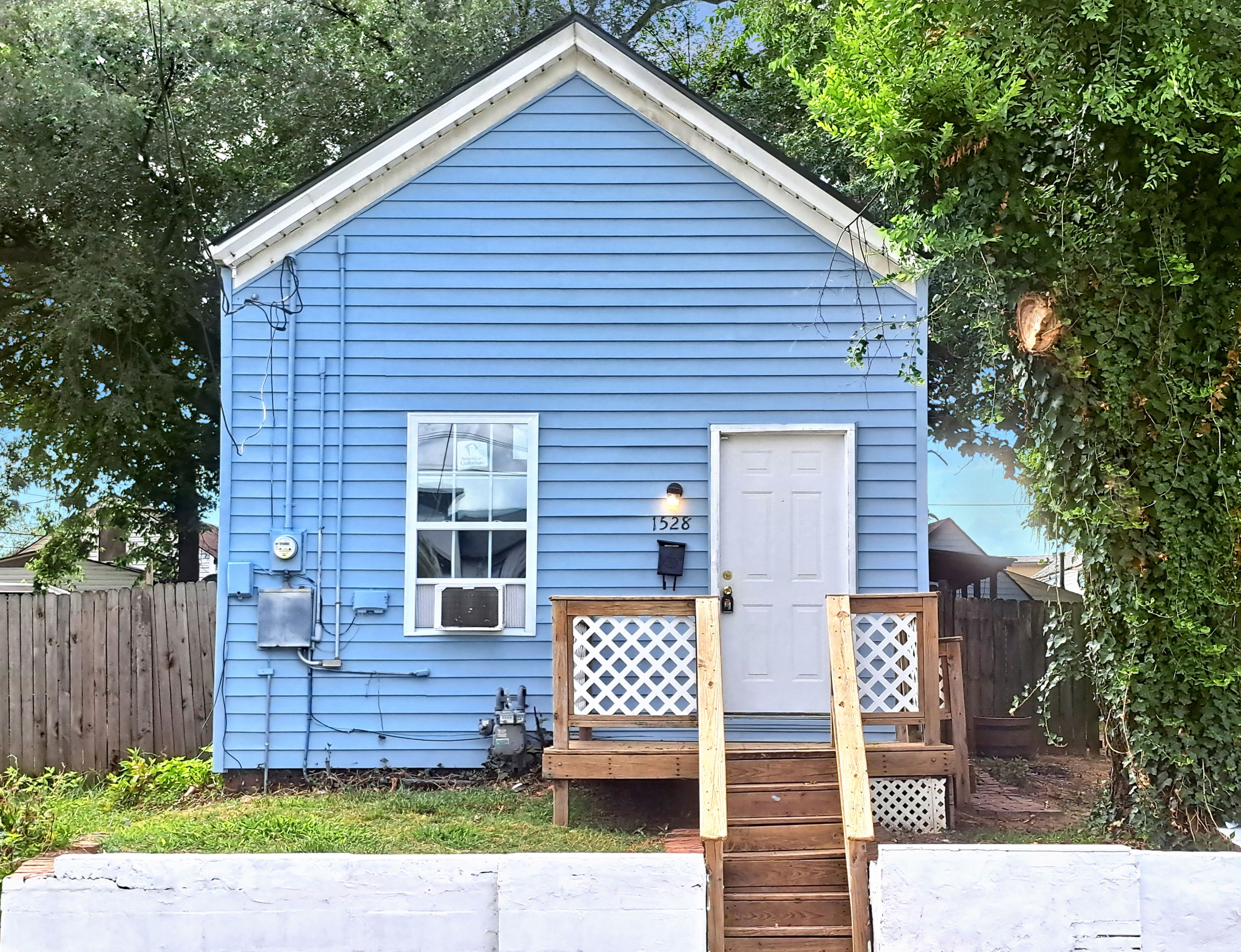 1528 South 9th Street